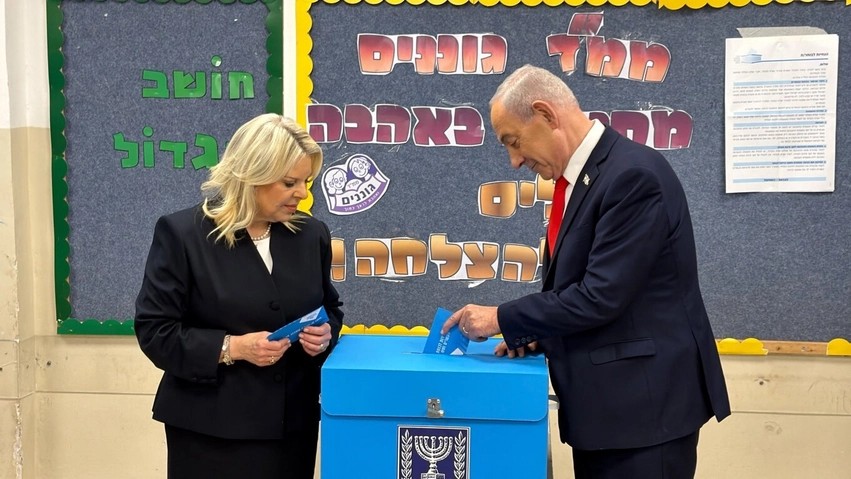Izraeli drejt urnave: Pjesëmarrje historike që prej 1973, votojnë Netanyahut ndërsa arrestohet një person me thikë afër opozitës