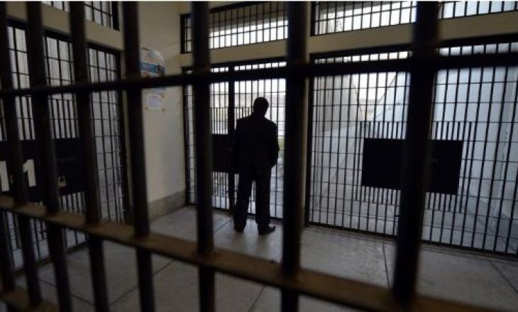 Kriza e mbipopullimit në burgjet e Maqedonisë së Veriut: Autoritetet paralajmërojnë masa urgjente dhe amnisti të mundshme