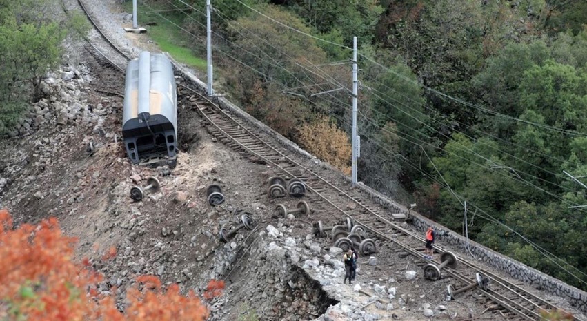 Incident i rëndë në Kroaci: Dalin nga shinat 11 vagonë të një treni mallrash, shkak dyshohet defekti te frenat