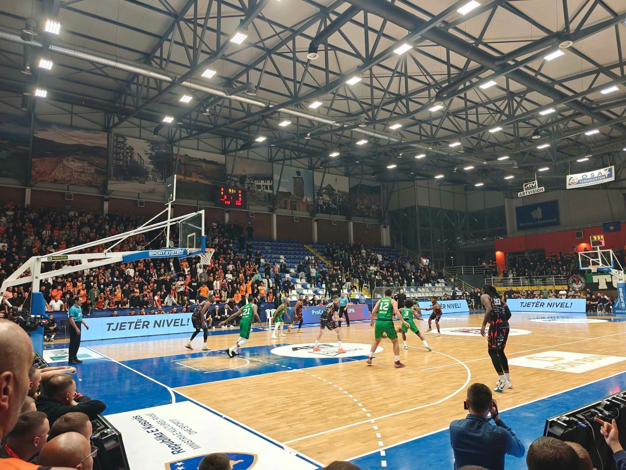Tensioni përfshin finalen e Superkupës në Rahovec: Ndeshja ndërpritet para mbylljes së pjesës së parë