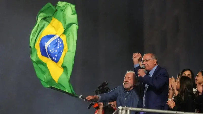 Kthesa historike në Brazil: Luiz Inácio Lula da Silva siguron mandatin e katërt presidencial pas një balotazhi të fortë