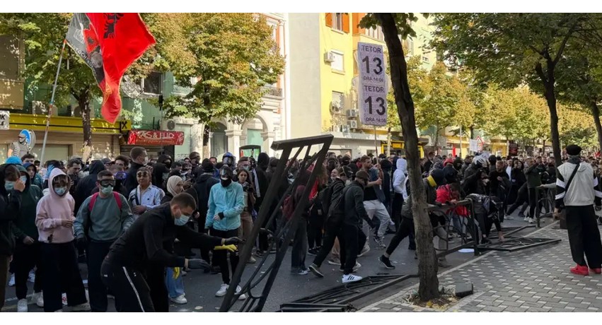 Zëri i revoltës rinore: Kur pushteti shndërrohet në një rrugëqorrë morale dhe politike