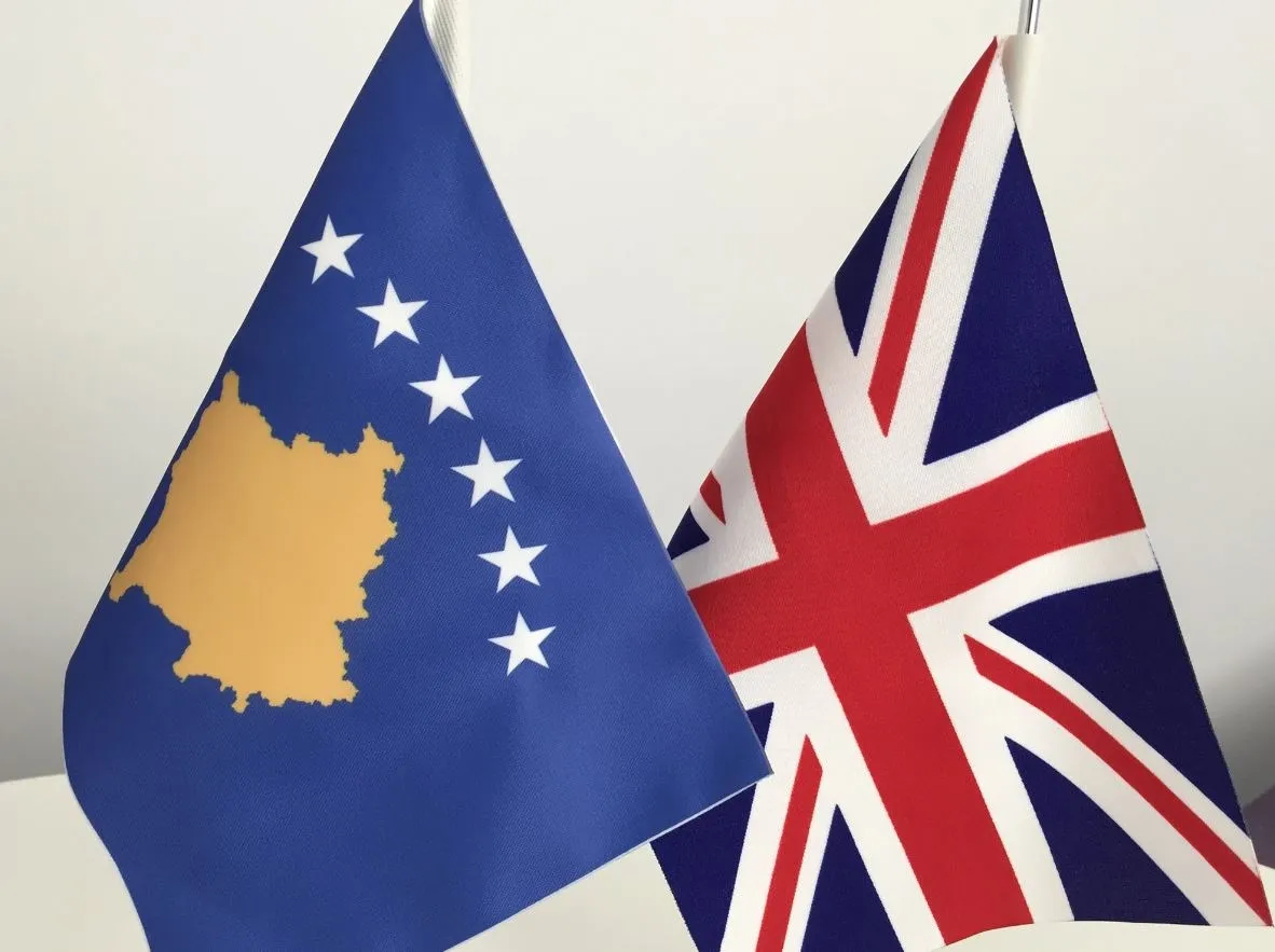 Ambasada e Britanisë thirrje Serbisë: Autorët e sulmit të Banjskës të mbahen përgjegjës