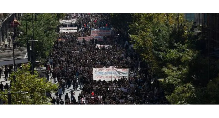Valë protestash në Greqi: Mijëra studentë dhe mësues kërkojnë reforma urgjente në arsim