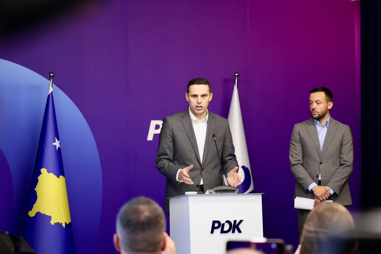 PDK kërkon nga ekzekutivi kalimin e menjëhershëm të Projektligjit për Dhomat e Specializuara në Kuvend