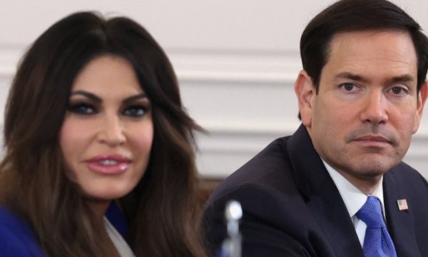 Ambasadores amerikane në Greqi i kërkohet nga Shtëpia e Bardhë të japë dorëheqje