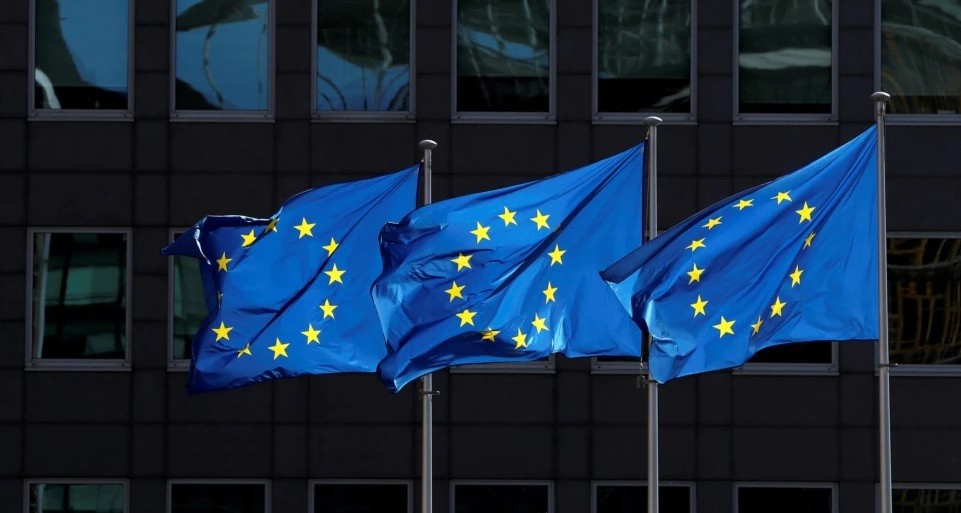 Brukseli i dërgon mesazh të prerë Ekzekutivit të ardhshëm serb: Zbatoni detyrimet e Ohrit dhe marrëveshjet me Kosovën