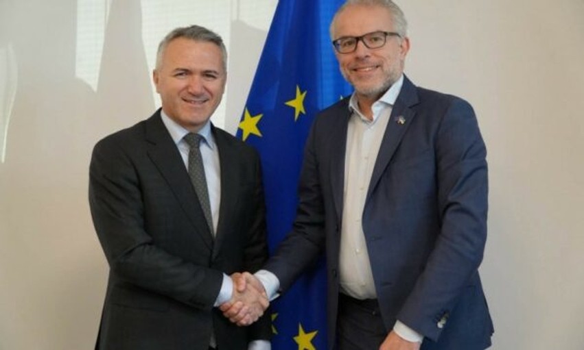 Procesi i integrimit evropian në fokus: Jeton Zulfaj takon eurodeputetin Reuten në Bruksel