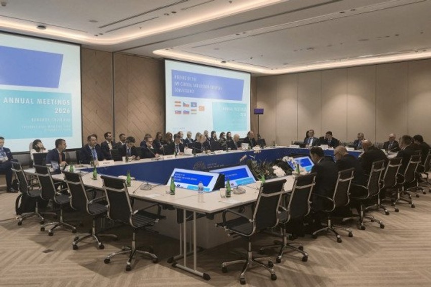 Guvernatori Ismaili në Bangkok: Stabiliteti financiar dhe rreziqet e reja në fokus të Takimeve Vjetore të FMN-së
