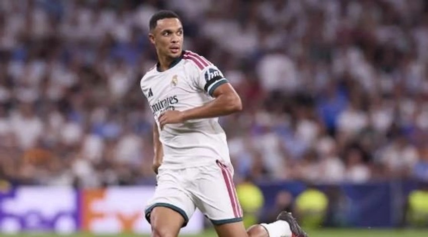 Carragher bën thirrje të bujshme: E dua sërish Trent Alexander-Arnold te Liverpooli