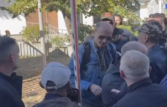 Identifikohet përmes pamjeve filmike: Arrestohet i dyshuari për sulmin ndaj gazetarit Jeton Sopa