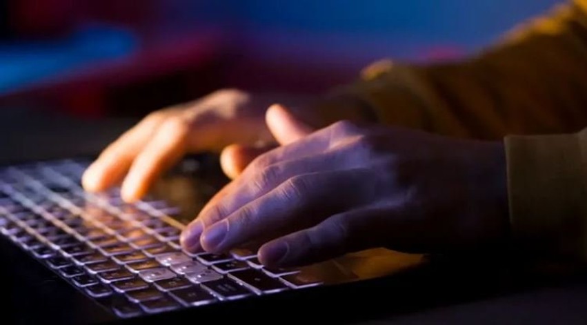 Vulnerabilitet kritik në internet: Institucionet evropiane mbyllin faqet online pas alarmit për sigurinë kibernetike