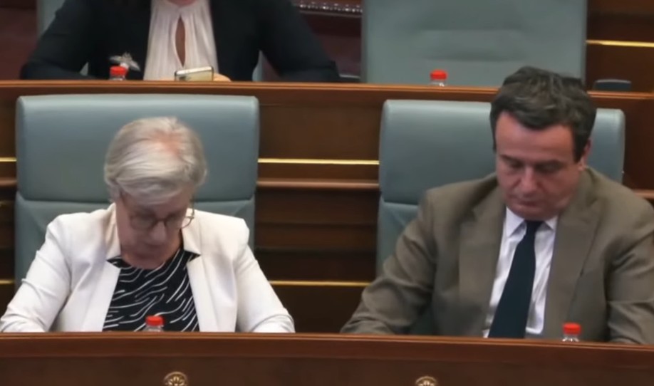 Kthimi i Gërvallës në Kuvend dhe biseda me Kurtin mes zhvillimeve të fundit politike