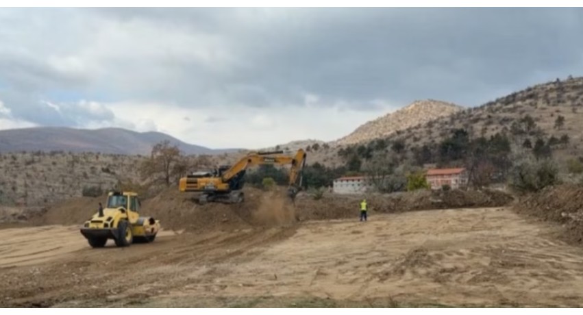 Nis zbatimi në terren: Hapen punimet për segmentin kyç të autostradës Shkup-Bllacë