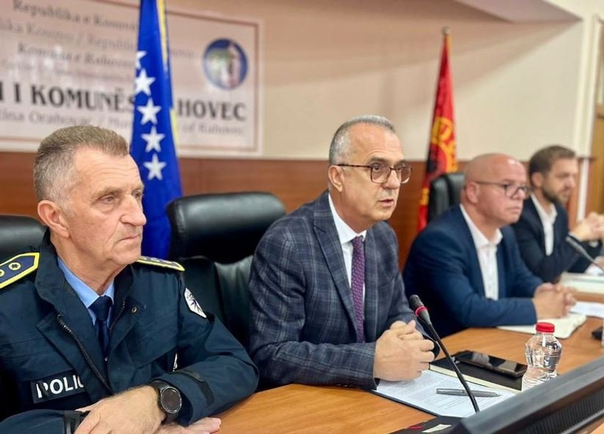 Gjendja e sigurisë në Rahovec në fokus, Enver Dugolli merr pjesë në mbledhjen e KKSB-së