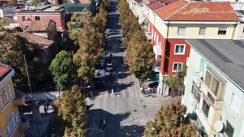 Kryeqyteti nën ethet e protestës: Bizneset merren masa, qytetarët rrallojnë lëvizjet