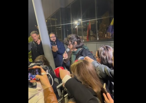 Kërkesë e prerë nga sheshi: Protestuesit paralajmërojnë tubim të jashtëzakonshëm para Qeverisë në orët e para të mëngjesit
