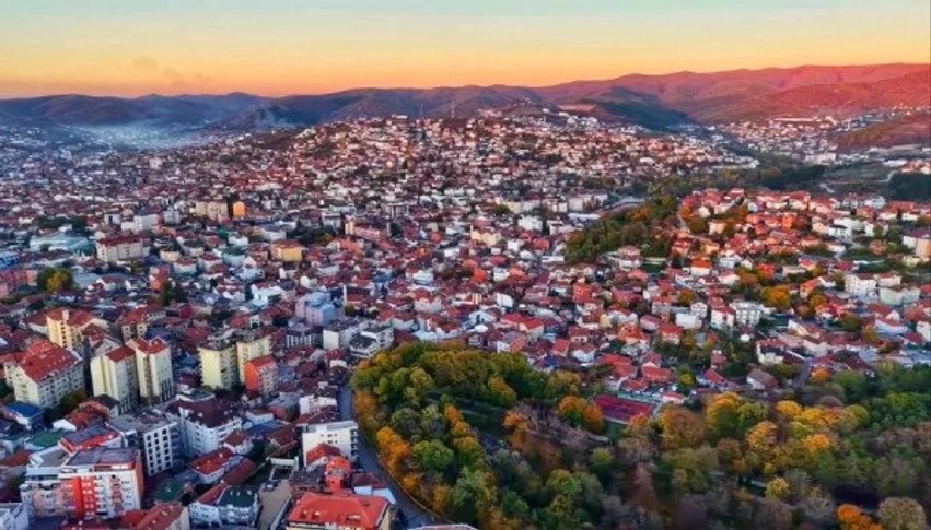 E shtunë me diell dhe ngrohje të ndjeshme në vend, termometri arrin deri në 19 gradë