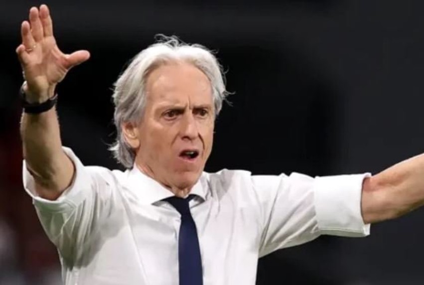 Konferenca e tensionuar: Jorge Jesus kapet në siklet nga pyetjet për largimin e bujshëm të Ronaldos