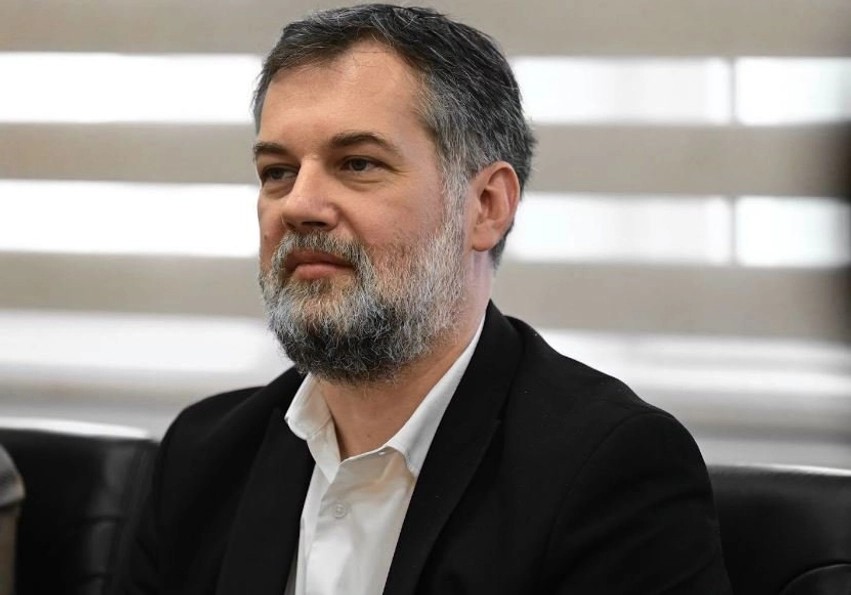 Ministri Çeku kërkon reformë rrënjësore në arsimin e lartë: Synohet lidhja e dijes me zhvillimin ekonomik
