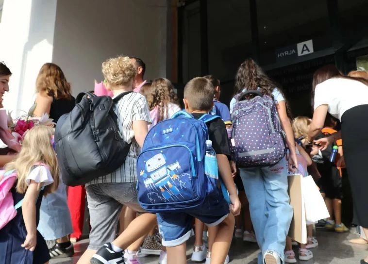 Mbipesha dhe problemet e shtyllës kurrizore, sfidat kryesore shëndetësore për nxënësit