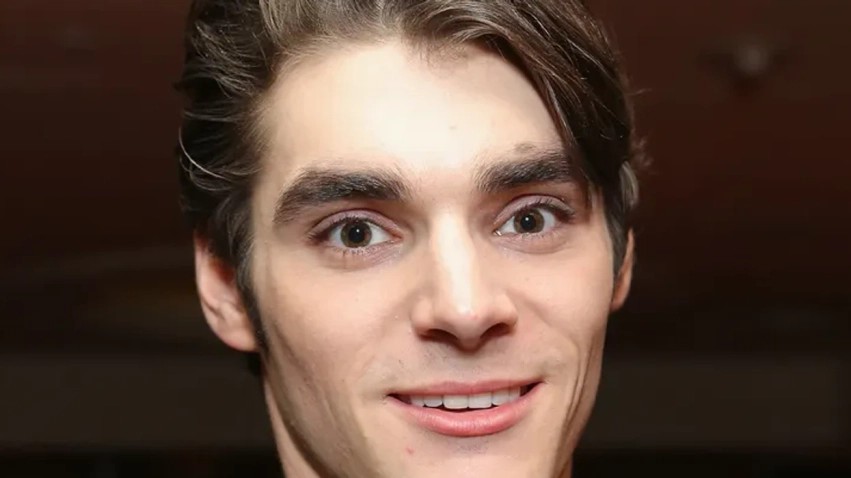 Humbje e rëndë për kinematografinë: Ndahet nga jeta në moshën 34-vjeçare ylli i “Breaking Bad”, RJ Mitte