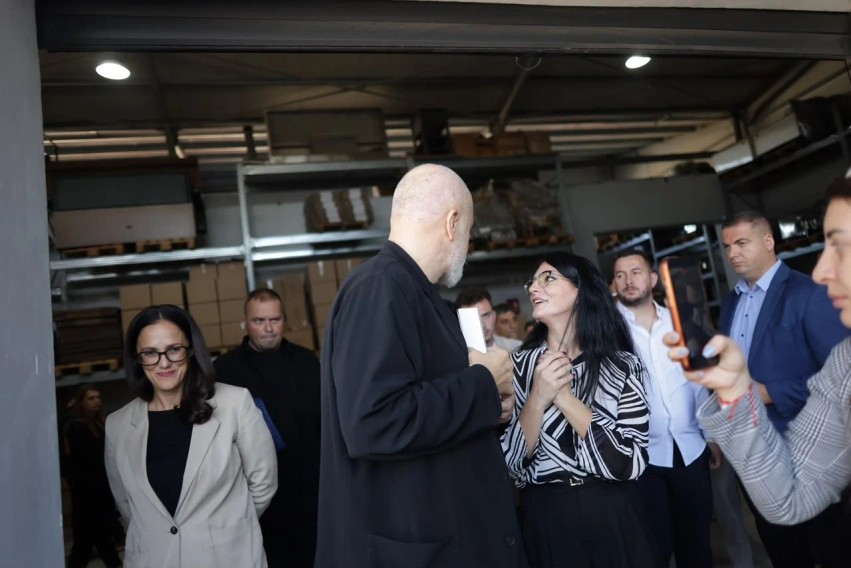 Mbështetje për bizneset, Rama: 400 kërkesa në proces dhe 32 kredi të miratuara nga skema “Dyfisho Sipërmarrjen Tënde”