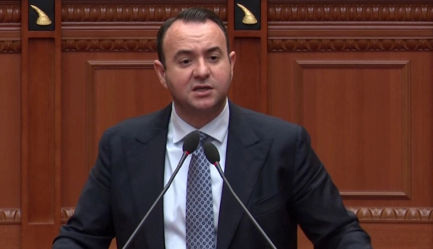 Klevis Balliu reagon pas pamjeve të dhunës në protestë: Edi Rama, pushteti yt nuk të mbron dot, do ta paguani një më një këtë gjakderdhje!