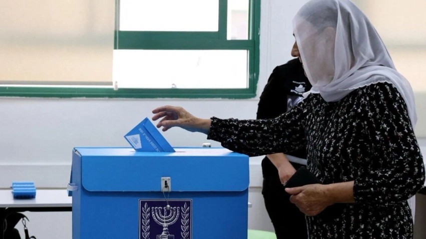 Gara zgjedhore në Izrael: Netanyahu merr epërsinë, por fati i qeverisë mbetet në duart e partive arabe