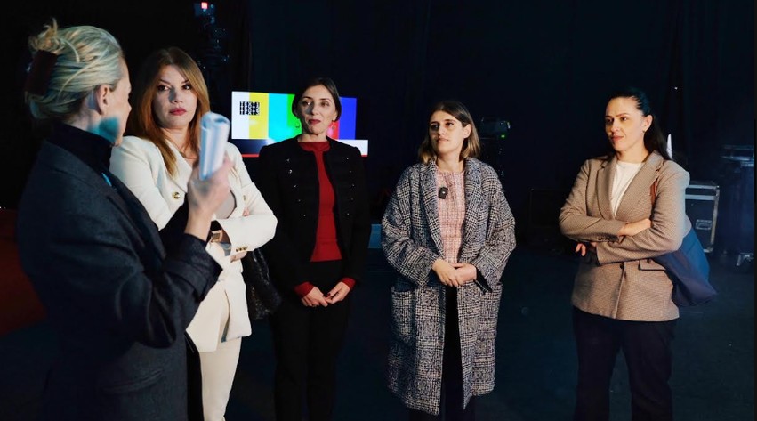 Nisja e “Akordeve të Kosovës”: Bogujevci inspekton nga afër përgatitjet finale në sallën “1 Tetori”