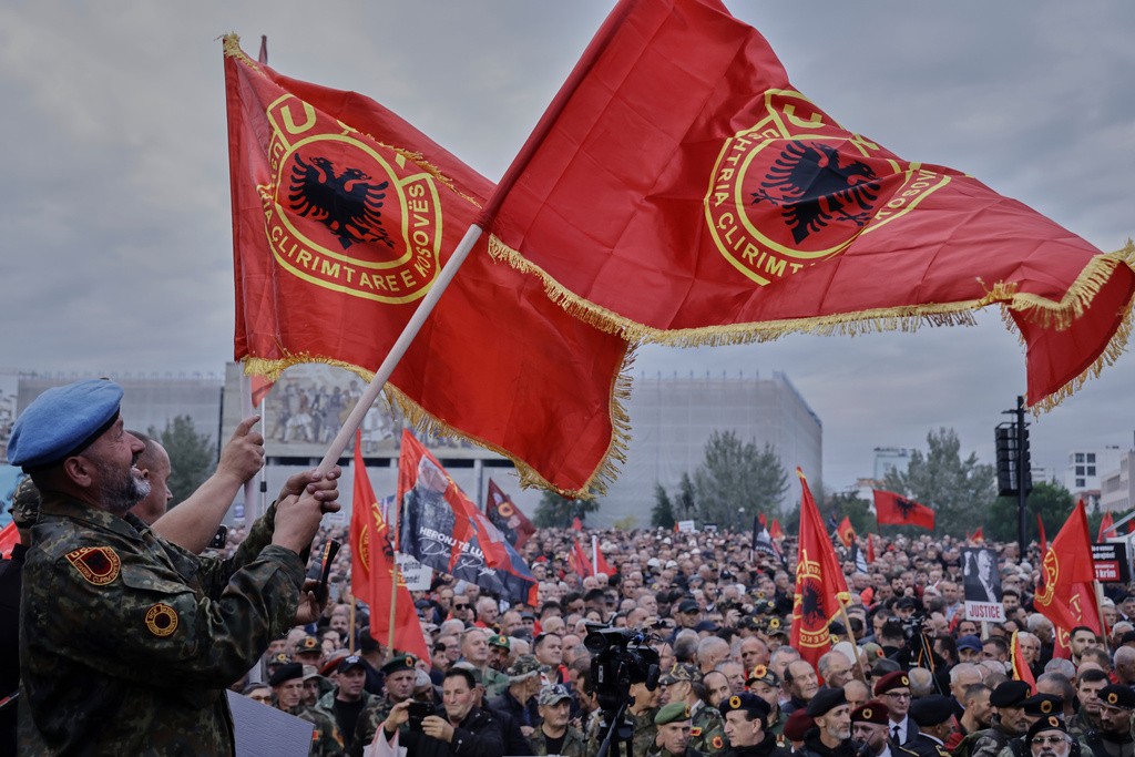 Pakënaqësi dhe paralajmërim për protesta nga OVL-UÇK: Mos e zvarritni ndryshimin e Ligjit për Gjykatën Speciale