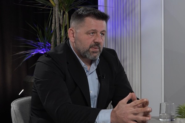 Deputeti i AAK-së skeptik ndaj presidentes së re: Nuk pres ndryshime nga Justina Shiroka-Pula