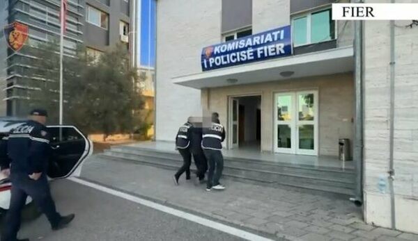 Operacioni “Gjurmimi” në Fier: Vihet në pranga 60-vjeçari i kërkuar nga Spanja për narkotrafik
