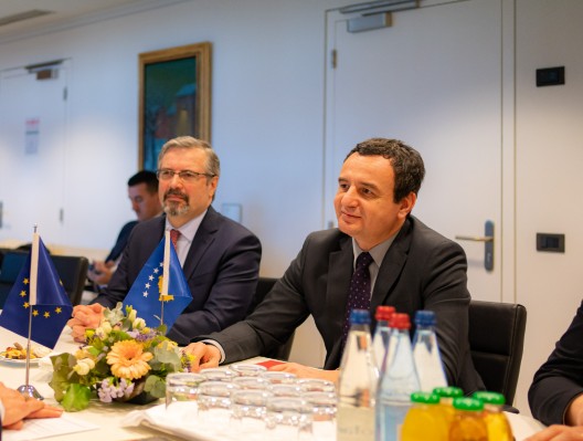Diplomati Agron Bajrami merr drejtimin e bisedimeve teknike me Serbinë