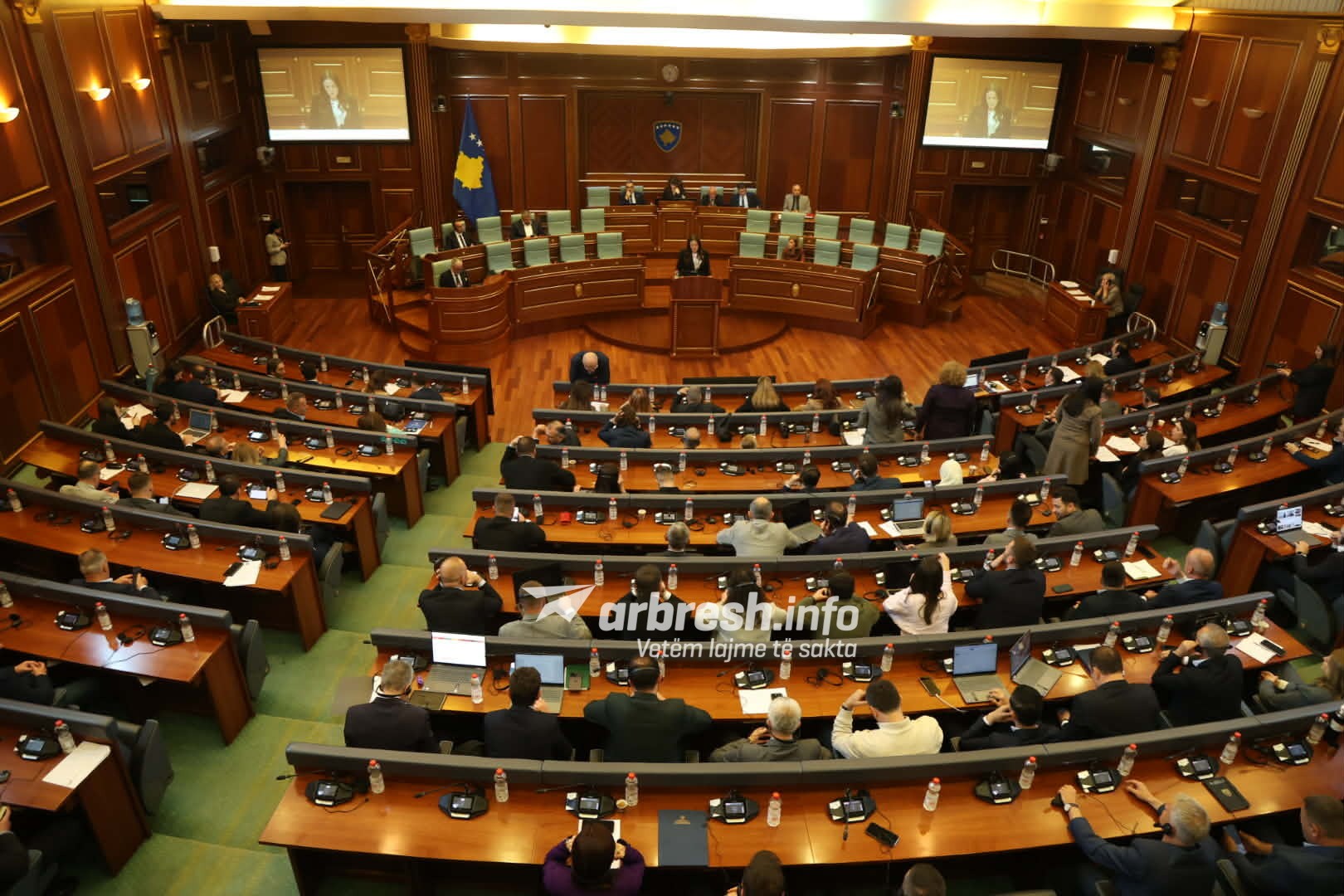 Orët e numëruara për kreun e ri të shtetit: Dita e katërt para afatit kushtetues dhe ngërçi politik