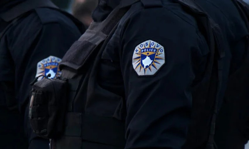 Mashtrimet me kartela bankare dhe çeqe: Policia bastis një shtëpi në Prishtinë, sekuestrohen SIM-kartela