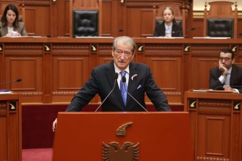 Debat i ashpër për Reformën Territoriale, Berisha ndaj deputetit Sinaj: Ndryshove qëndrim brenda 72 orësh