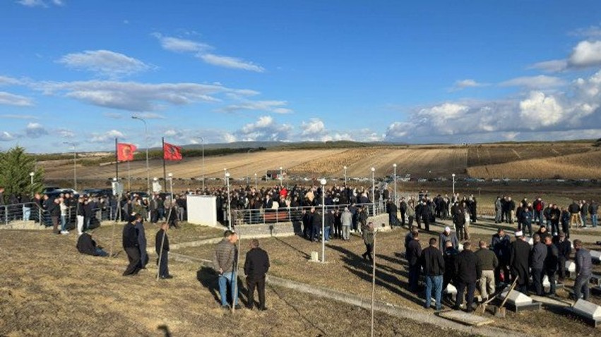 Lamtumira e fundit pas gati tri dekadash: Rivarroset heroi Idriz Rrecaj në Marinë të Skenderajt