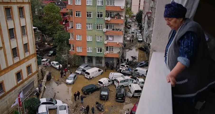 Tragjedia në Turqi: Bilanci i viktimave nga moti i keq rritet në tetë të vdekur