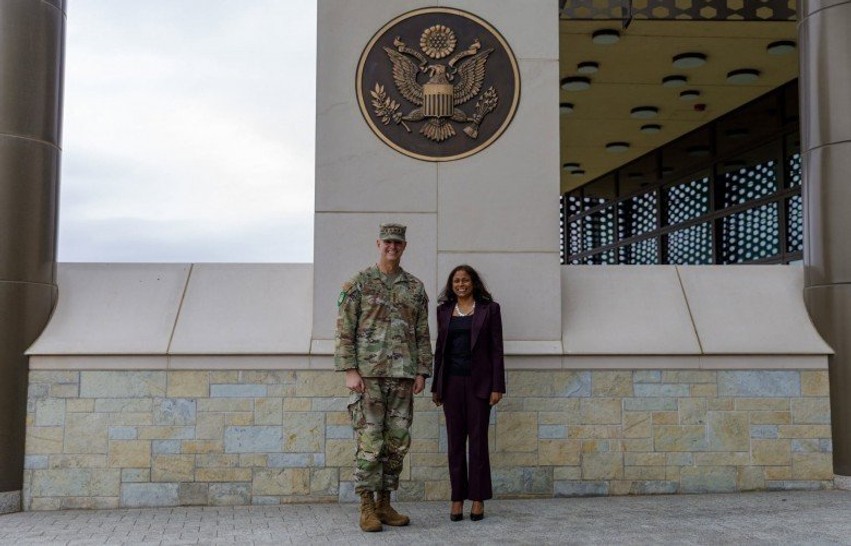 Siguria në Kosovë në qendër të diskutimeve: Diplomatja amerikane pret komandantin e lartë të NATO-s