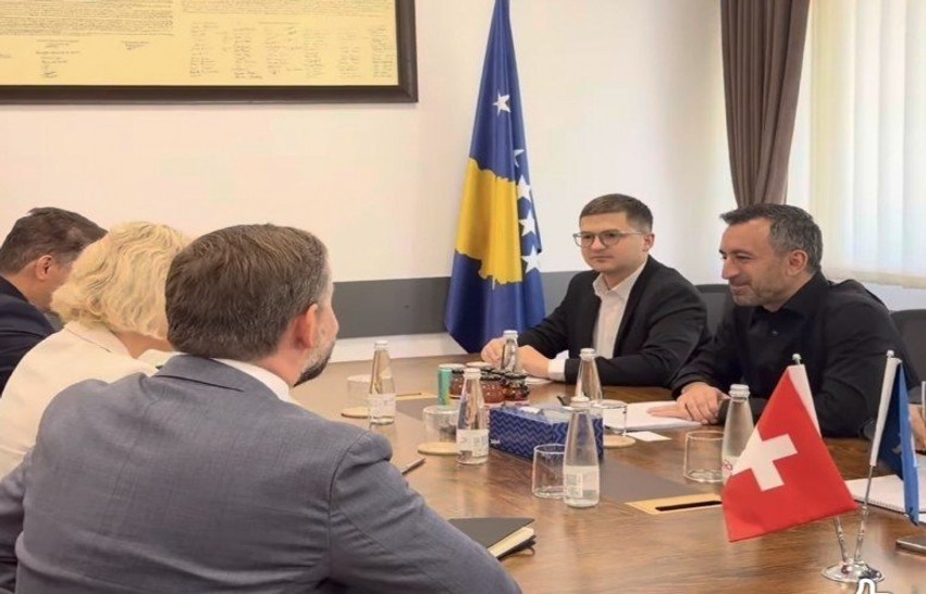 Basha takon ambasadoren zvicerane: Vëmendje e veçantë projekteve të përbashkëta në transport