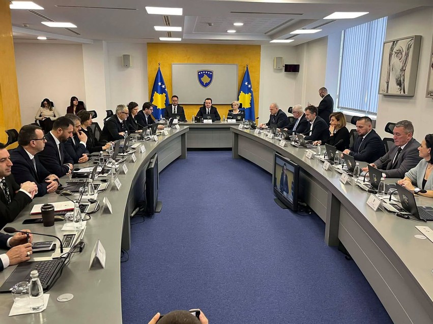 Kontroll digjital për veturat zyrtare: Qeveria miraton nismën e ministrit Basha përmes sistemit GPS