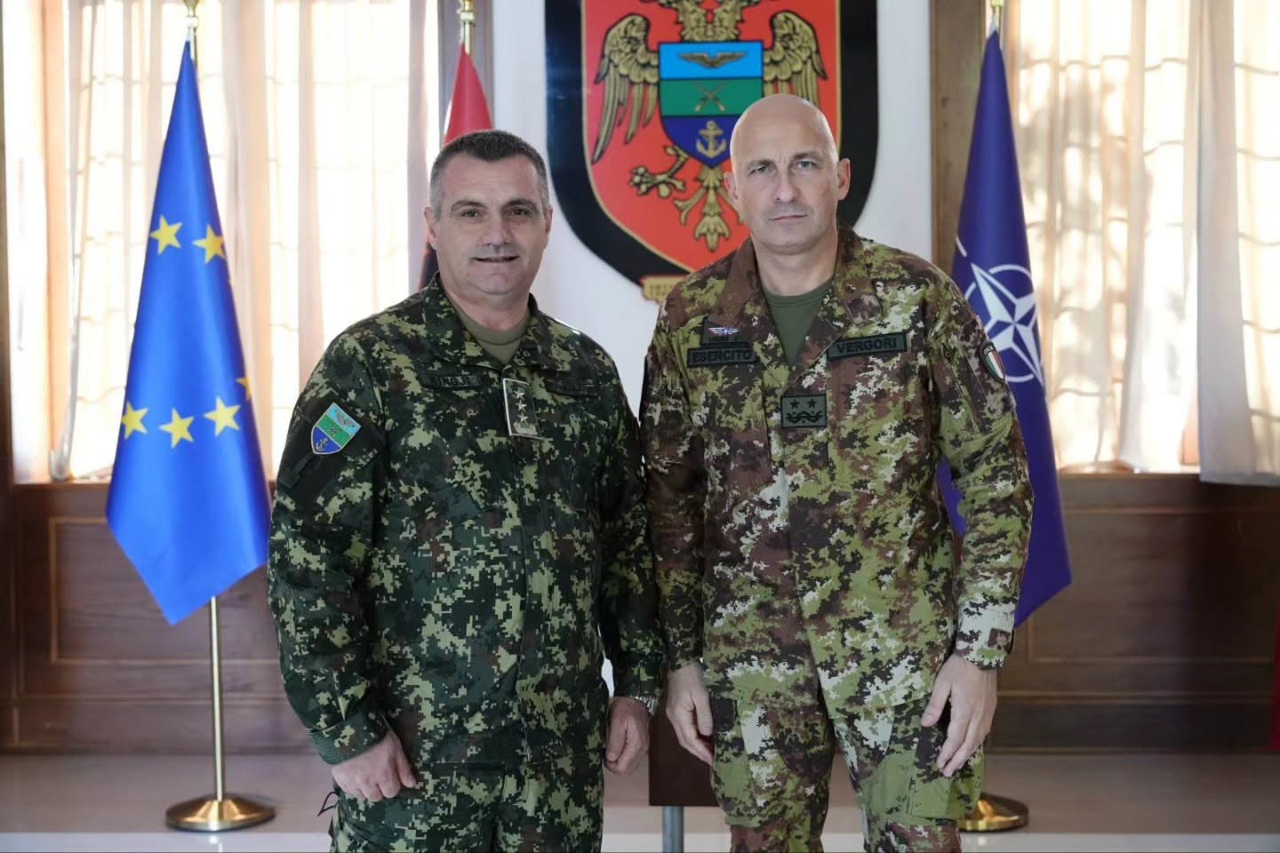 Gjendja e sigurisë në Kosovë në qendër të vëmendjes: Komandanti i KFOR-it zhvillon takim të rëndësishëm në Tiranë
