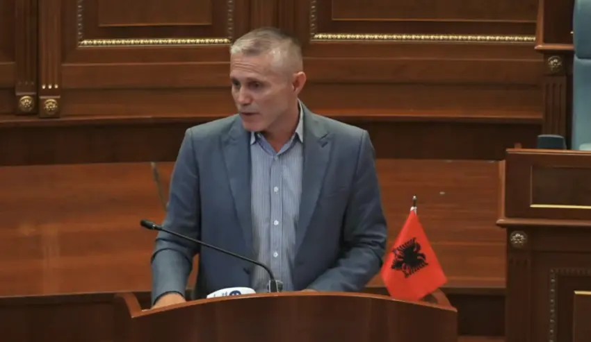 Kërkesë urgjente nga AAK: Të thirret menjëherë seanca për ndryshimin e ligjit të Dhomave të Specializuara