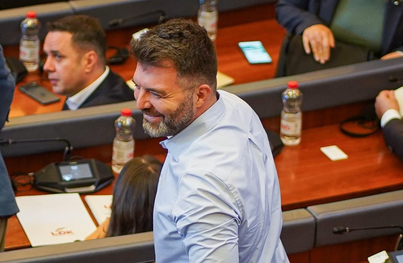 “Mos e harro UÇK-në dhe të ardhmen”, mesazhi i fortë i deputetit të LDK-së për kreun e shtetit