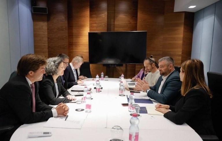 Partneritet strategjik: Ministri Andin Hoti bisedon me delegacionin gjerman për punësimin dhe zhvillimin ekonomik