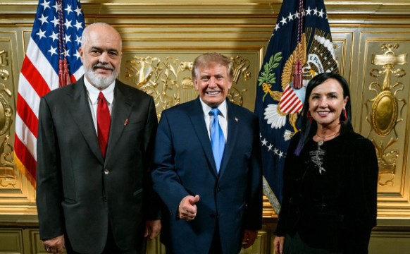 Fotografia me Donald Trump, Edi Rama u kundërpërgjigjet kritikëve me ironi thumbuese