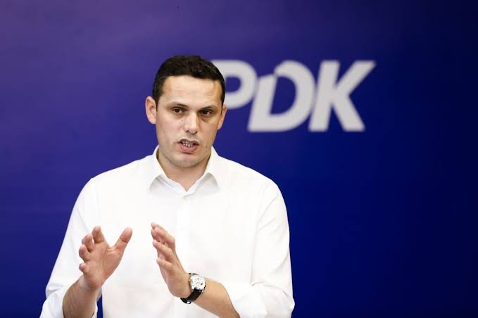 Gruda: Kushtëzimi i votës për Presidentin me atë të Speciales, veprim i pandershëm