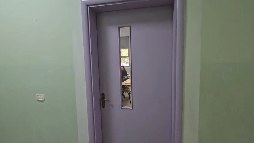 Vlorë: Studentët ndahen mes auditoreve dhe bojkotit, tensionohet situata para rektoratit