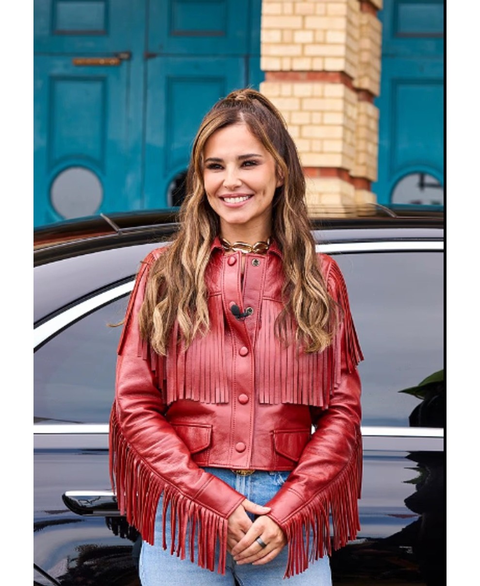 Surprizë në “The Voice”: Cheryl rikthehet në skenën e talent-show-t krah Will.i.am, largohet Tom Jones